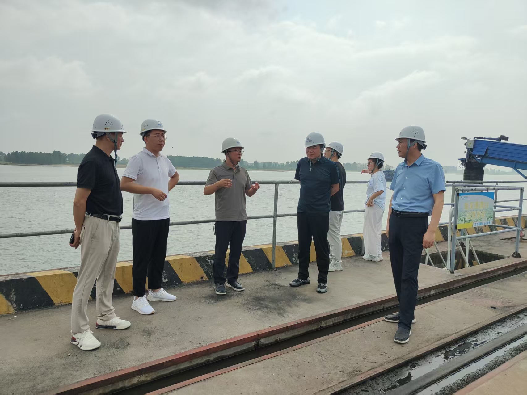 【市港航发展中心】组织赴宜城、谷城调研学习港口建设与船舶建造工作相关官方图片