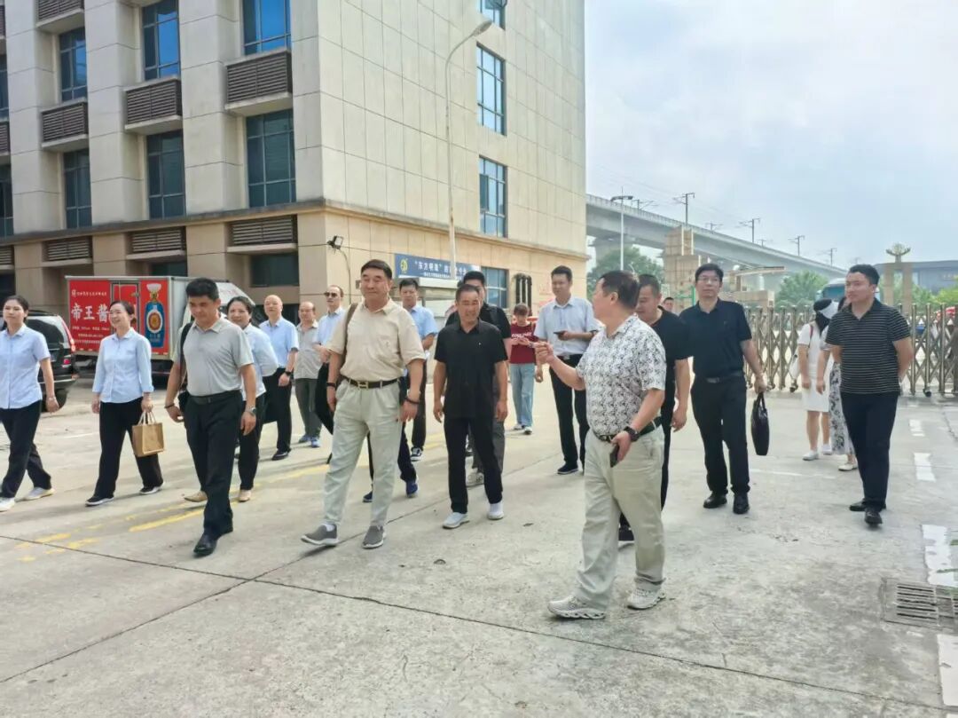襄阳市物流协会召开常务会长扩大工作会议现场图片3